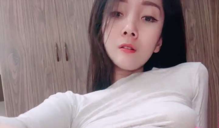 高颜值主播 瑛瑛-付费定制作品 [3v/2.54G]