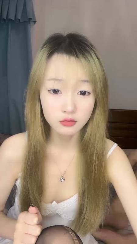 清纯校花-私拍定制视频 [1v/200M]