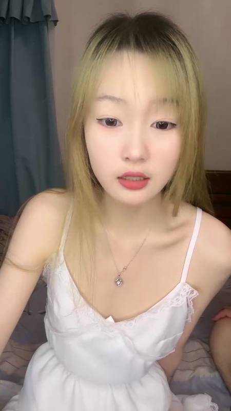 清纯校花-私拍定制视频 [1v/200M]