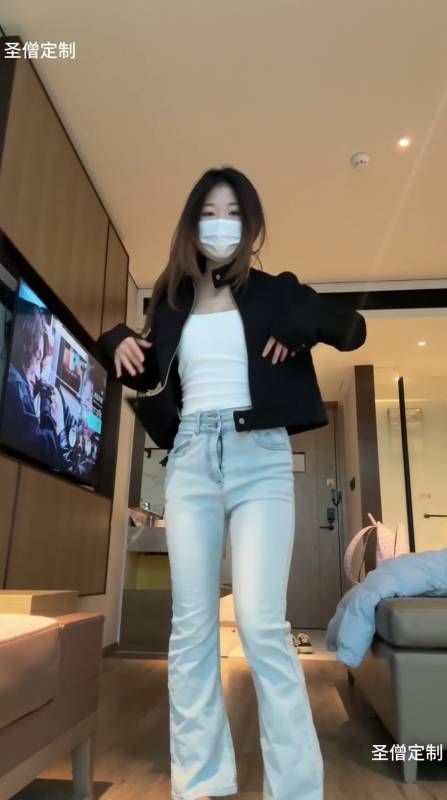 萌妹-超纯反差学妹定制动感热舞 [10V/1.40G]