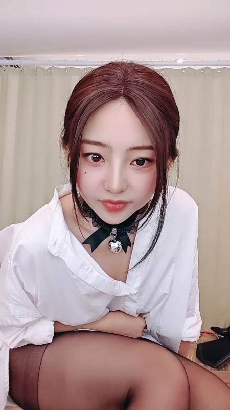 高颜值主播 百鸟之王-最新定制 极品制服黑丝秘书 [1v/2.40G]