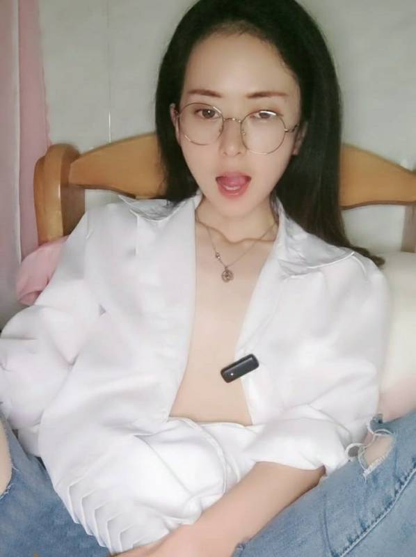 清纯校花 小美-170M颜值校花破牛仔裤炮击 [1v/2.27G]