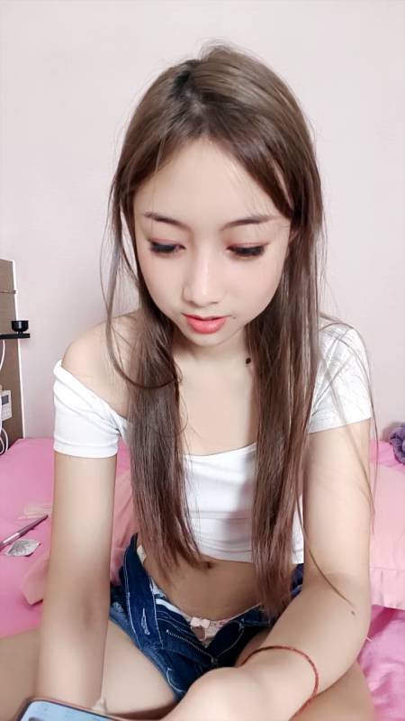 唯依-颜值翘臂娇小可爱学妹 [1V/1.63G]