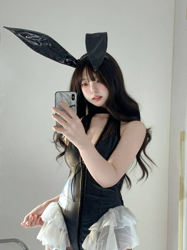 Zhen 真真-黑丝兔兔 [50P/2V/224M]