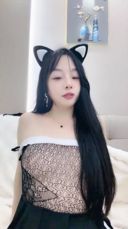 萌儿小叮当-性感吊带睡裙 [1v/418M]