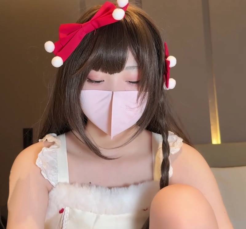 嫩小兔-圣诞礼物 [1V/2.14G]