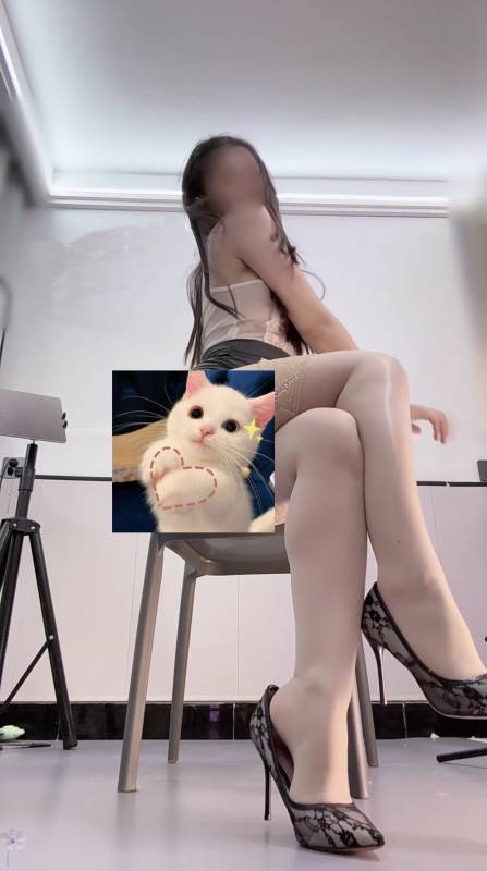 以安 小乔-高跟连体肉丝 [1v/127M]