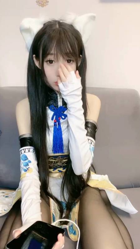 可儿-露脸胡桃撕破黑丝 [1V/2.80G]