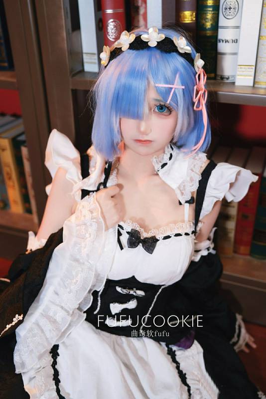 曲奇软fufu-蕾姆女仆 [78P/1V/163M]