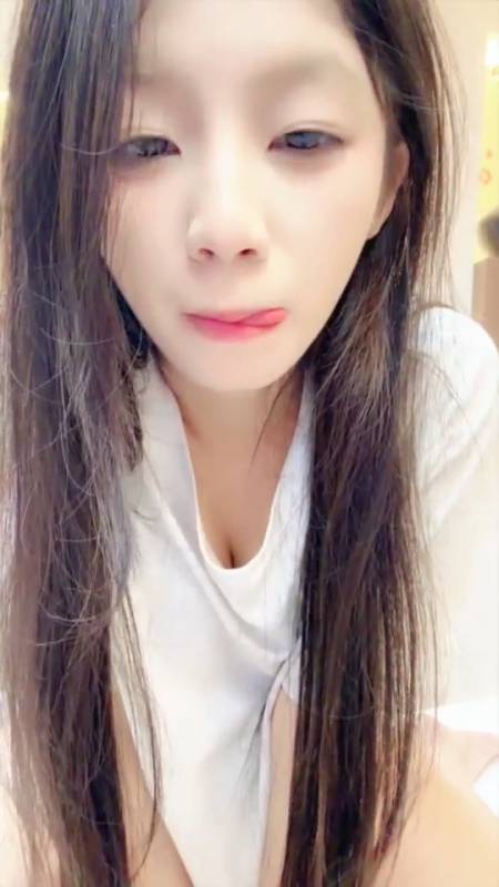 你的小月月-高颜值学妹私拍视频 [1v/80M]