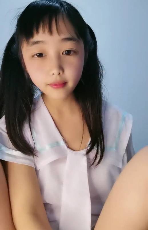 乖巧校花-双马尾校花JK [1V/3.2G]