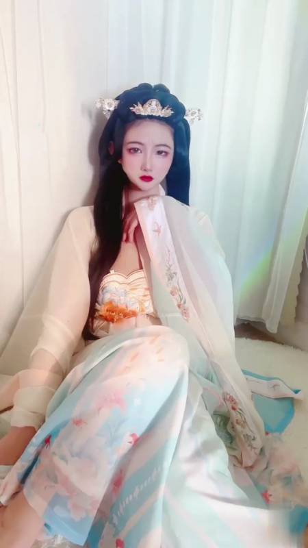 清纯乖巧校花-古风汉服 [1v/586M]