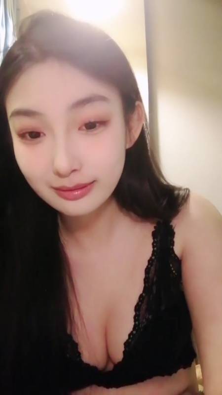 鸭鸭是个m-顶级尤物与粉丝互动游戏合集1 [7v/3.18G]