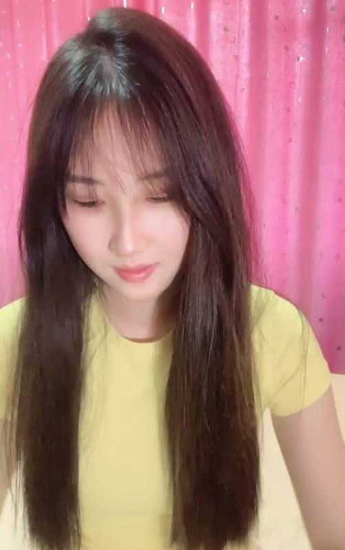 小猫媚烦恼-颜值校花定制视频 [1v/717M]