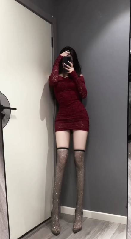 林绾绾-黑丝长腿邻家姐姐 [2v/118M]