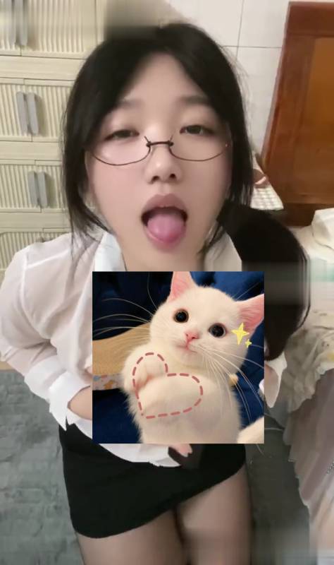 只是个小狗 果果-清纯眼睛妹妹 [2v/79M]