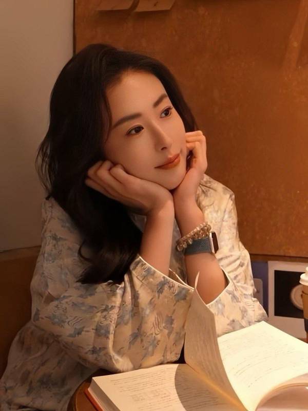 兽兽-顶级车模回归 紧身OL制服超薄肉丝贴身秘书 [1v/213M]