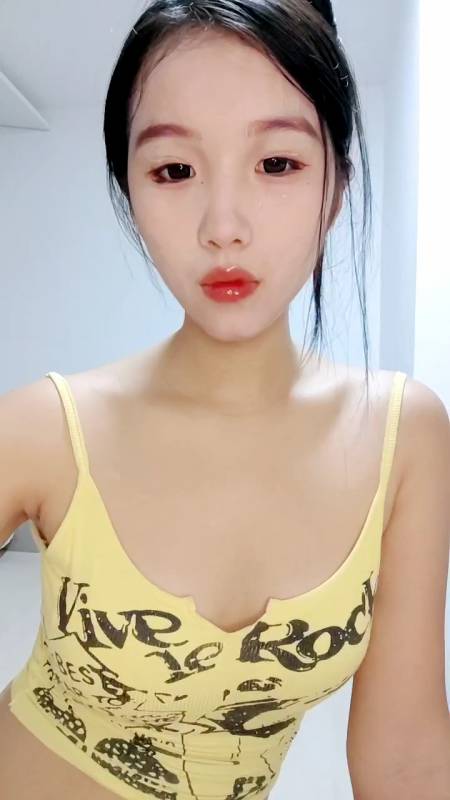 清纯校花 九亿少男梦-鲜花插在牛粪上了 [1v/1.44G]