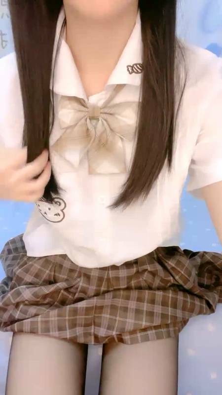 十月喵-黑丝双马尾学妹 [1v/1.49G]