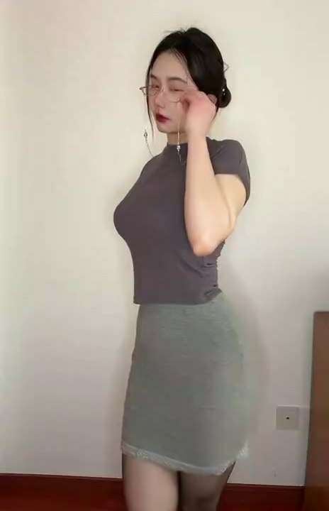 固执的守村人-最新付费定制肉感眼睛御姐 [3v/295M]