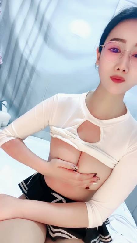 多情老师-制服眼睛御姐 [1v/904M]