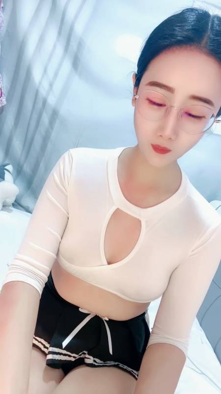 多情老师-制服眼睛御姐 [1v/904M]