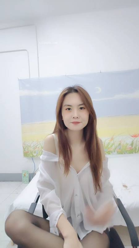 派可爱多-黑丝衬衣才艺展示秀 [1v/501M]