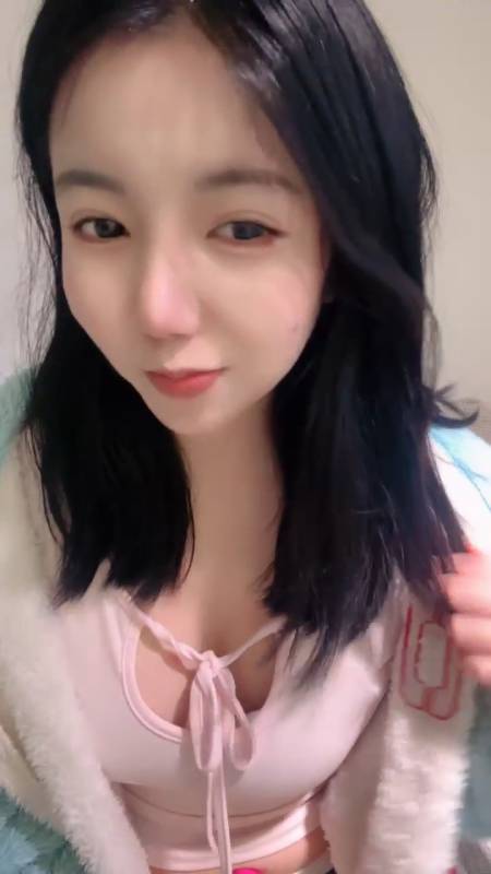 你的鱼宝-赖看校花私拍视频 [1v/733M]