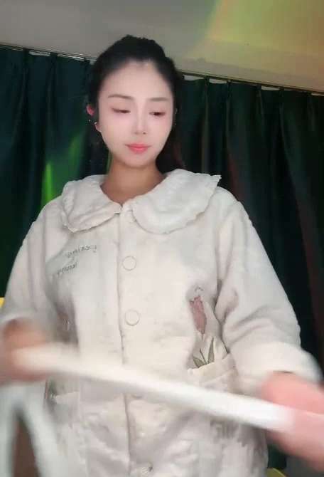 苏绾绾-私拍定制视频 [1v/631M]