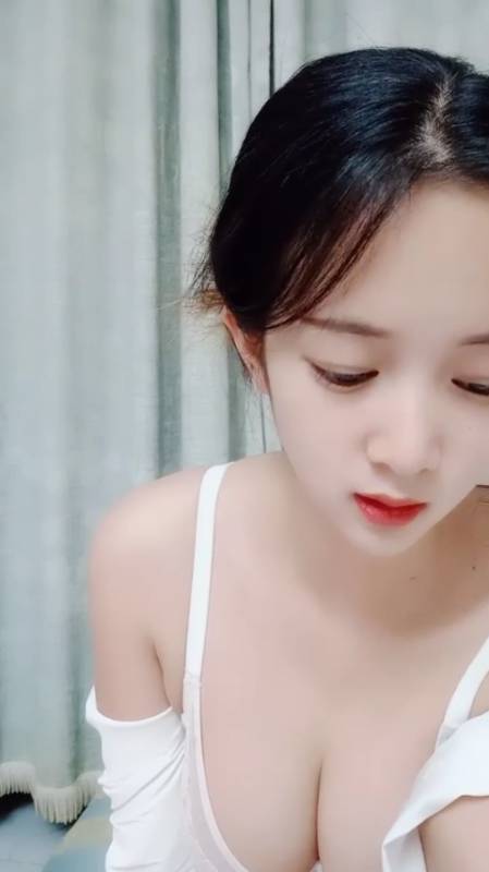 南巷猫-职场清纯校花 [1v/654M]