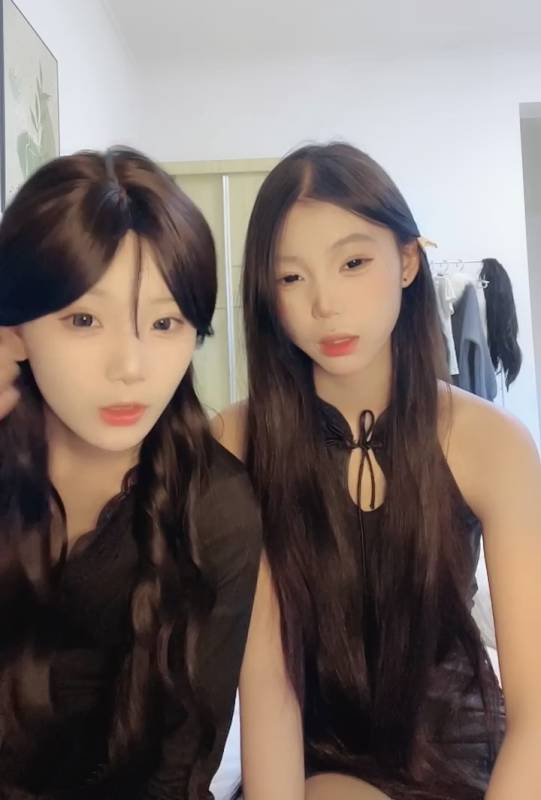 顶级尤物 极品姐妹花-乖巧姐妹才艺展示秀 [1v/2.01G]