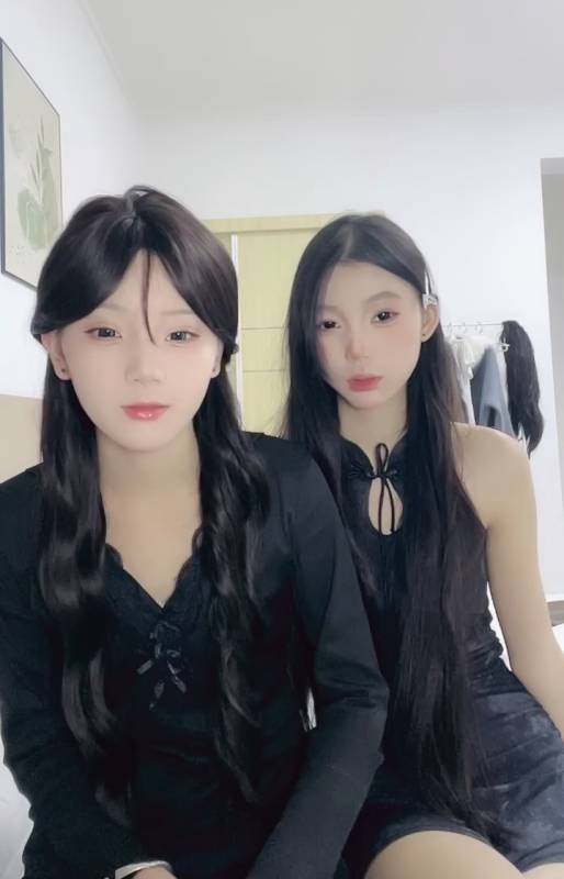 顶级尤物 极品姐妹花-乖巧姐妹才艺展示秀 [1v/2.01G]