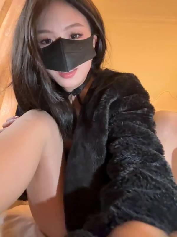 Olivia_11-性感白丝邻家姐姐 [2v/781M]