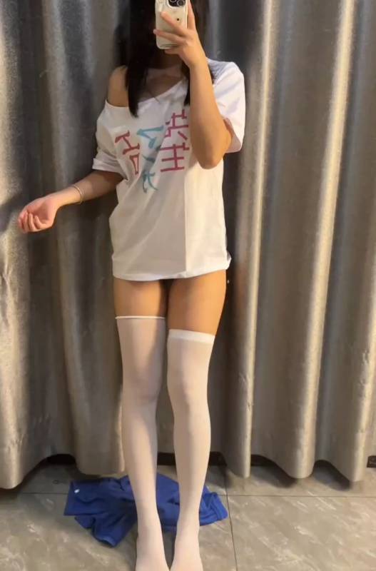 推特 是嚯嚯呀-白丝制服JK [3V/277M]