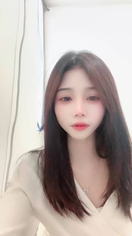 懵懂萝莉-清纯颜值女神付费定制 [1v/704M]