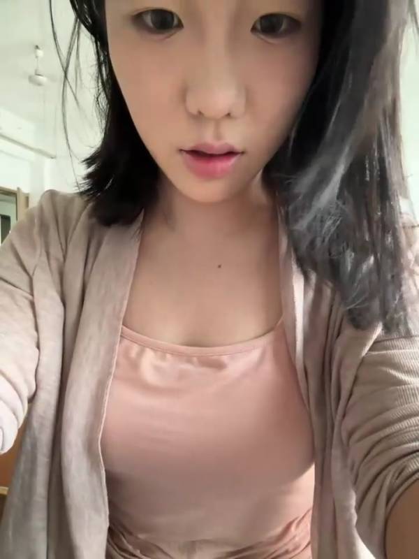 上海外语系女大生 【lucy2027 】付费开票房 教室 厕所 阳具自慰 刺激 5月下旬最新合集 【43V】