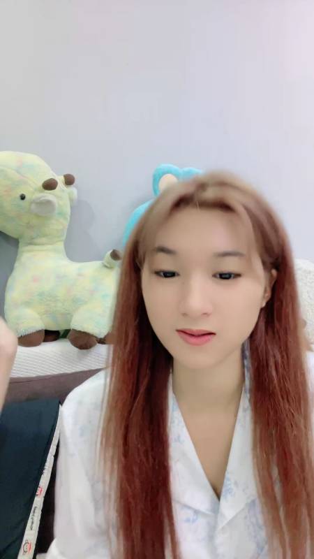 骨干美女 【爱玩的彤彤】 黑长直妹子有股独特气质,身材纤细对着狼友摇摆扒逼跳舞 26.4.9-26.4.30合集【23V】