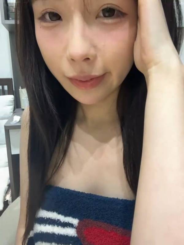 nina520-颜值时髦毛衣邻家御姐 [1v/1.45G]