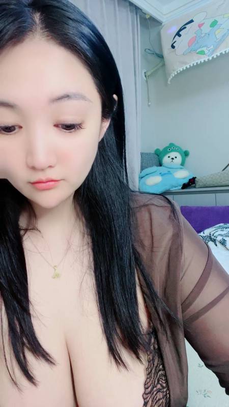 爆炸巨乳御姐 【八尺夫人】 纹身加成下的大肉腿摇摆着抠逼,爆乳更是各种变形诱惑不停 2026年4月27日-5月11日合集 【19V】
