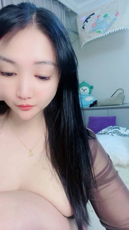 爆炸巨乳御姐 【八尺夫人】 纹身加成下的大肉腿摇摆着抠逼,爆乳更是各种变形诱惑不停 2026年4月27日-5月11日合集 【19V】