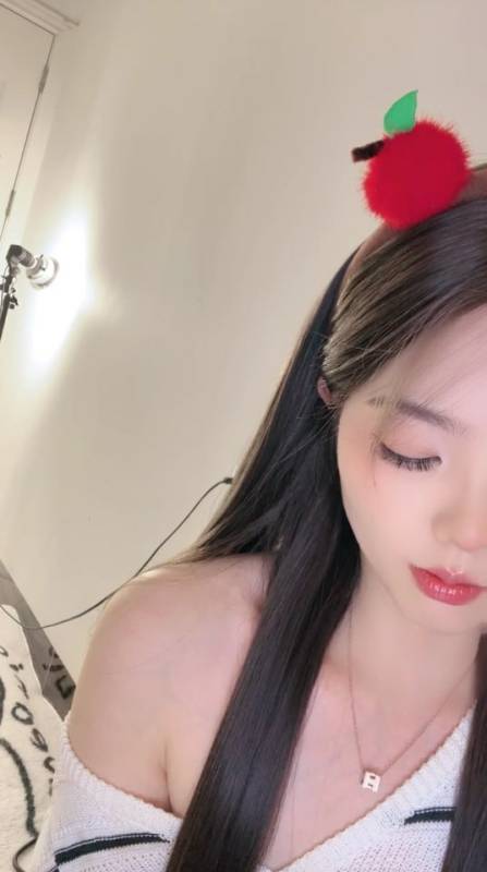 谣禾2-清纯骨感校花女神 [2v/2.89G]