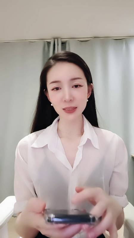 高冷丝袜女神【长腿闷骚女教师】 极品丝袜眼镜教师~丝袜翘臀，制服丝足诱惑 [34v]
