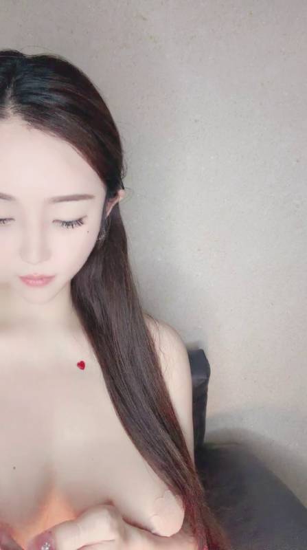 超级骚逼【阿纯】发骚一个顶俩，大奶超顶身材抠逼淫叫是骚水更是流个不停， 2026年4月12日-5月4日合集。[48v]