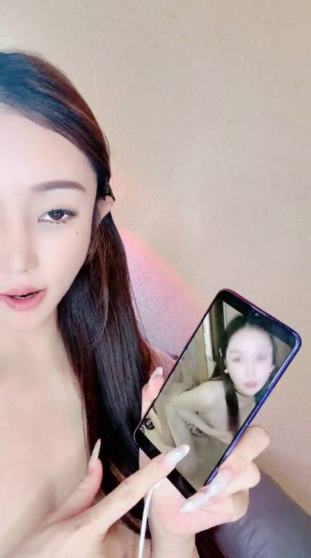 超级骚逼【阿纯】发骚一个顶俩，大奶超顶身材抠逼淫叫是骚水更是流个不停， 2026年4月12日-5月4日合集。[48v]