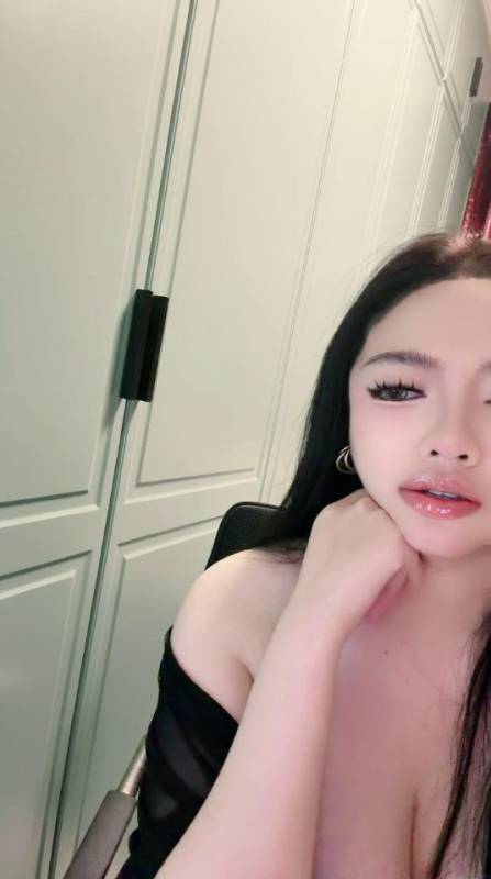 超级大奶御姐 【金子】 D奶大骚货一线天骚逼毛刮得干干净净，跳蛋抠逼淫水直流时淫叫声尖锐刺激揉奶舔弄诱惑满满， 2026年4月28日-5月24日合集。[28v]