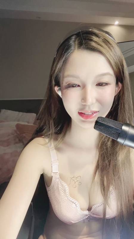 高颜气质舞蹈主播 【熙酱】 纯天然挺拔大奶极品翘臀 美腿一字马满分身材 各种激情裸舞 跳蛋道具自慰大秀 [244v]