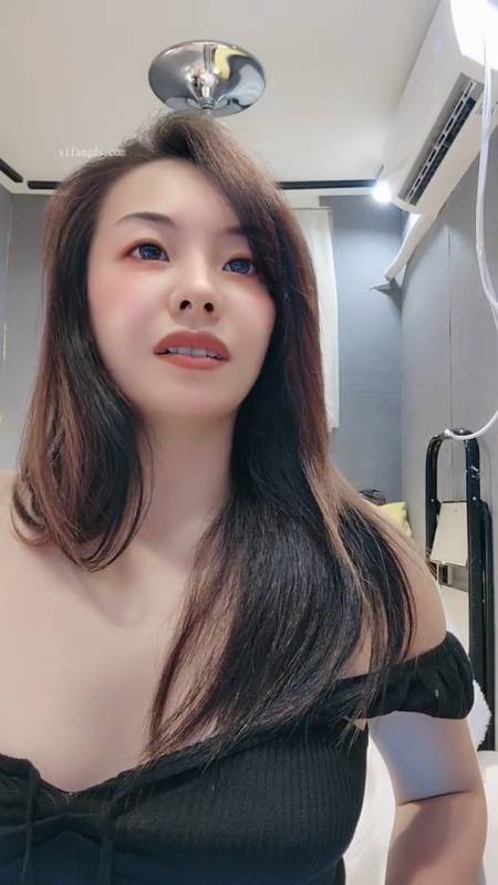 颜值波霸少妇【小飘飘】丝袜制服裸舞，粉嫩鲍鱼自摸 [146v]
