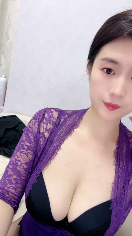 顶尖御姐【岚岚来了】 每天不同的LO职业装诱惑舞蹈嗨起来，大长腿在镜头前吸睛无法移开，骚逼扒开更是粉嫩， 2026年5月8日-5月19日合集 [22v]